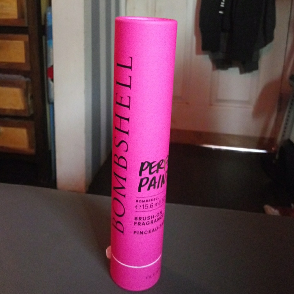 Bombshell  Paint on scent by VICTORIA SECRET
